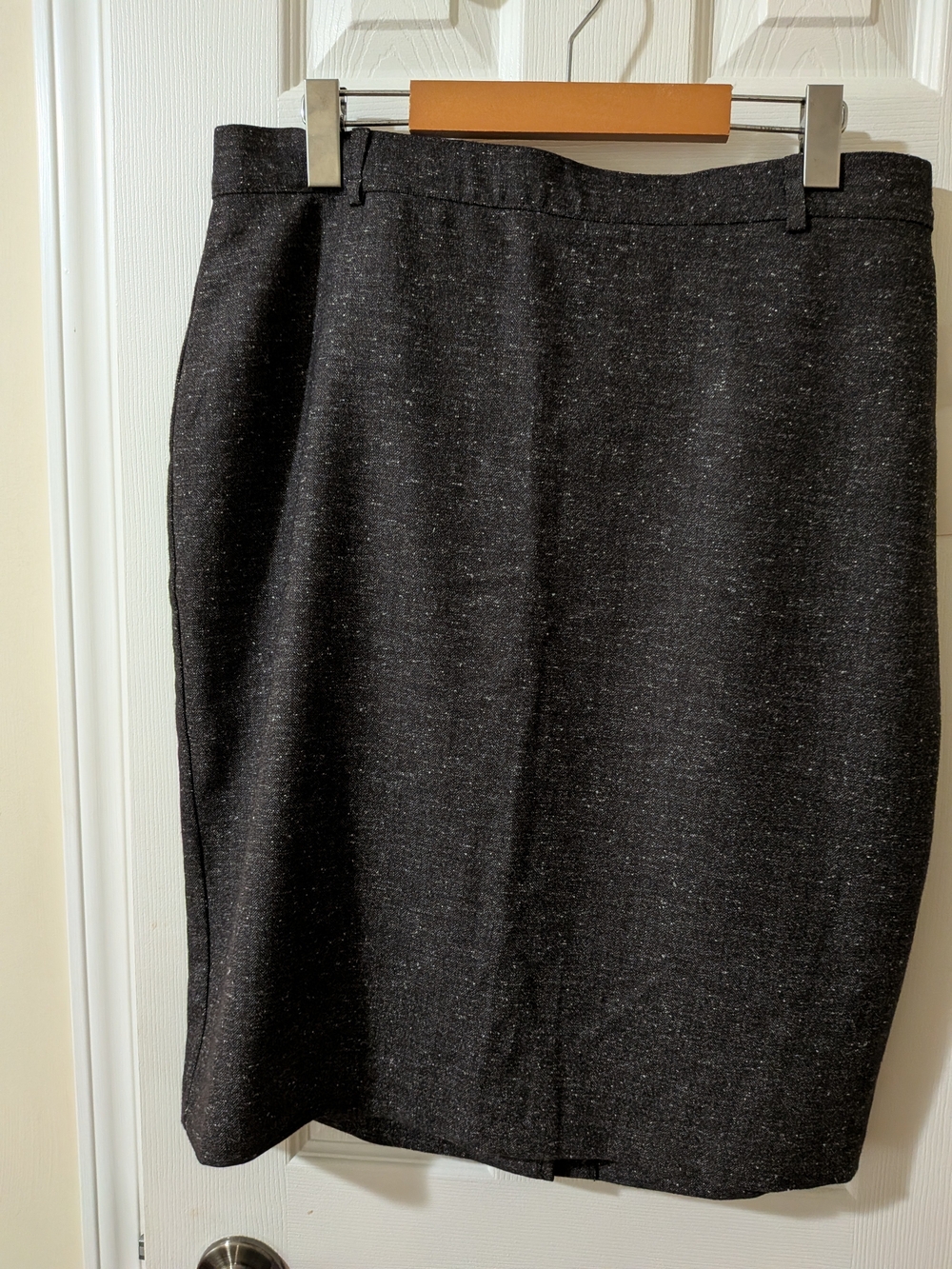 Women's Dark Gray Pencil Skirt — Sleek Office Essential